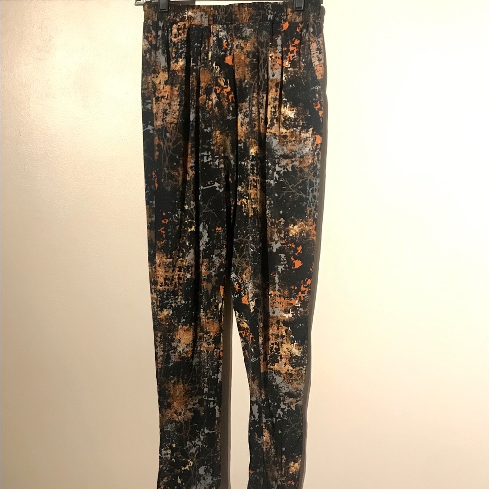 Forever 21 splatter paint joggers EUC size small